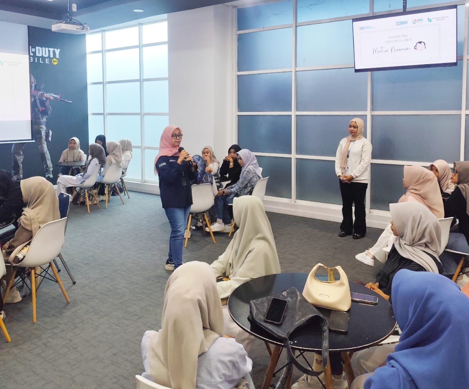 Mahasiswa Bisnis Digital Belajar Strategi Bisnis UMKM Langsung dari Praktisi Rumah BUMN Solo